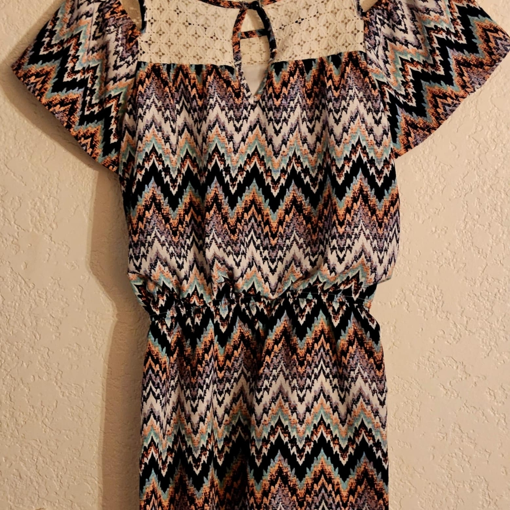 Chevron Patterned KIDS Romper - Picture 9 of 10